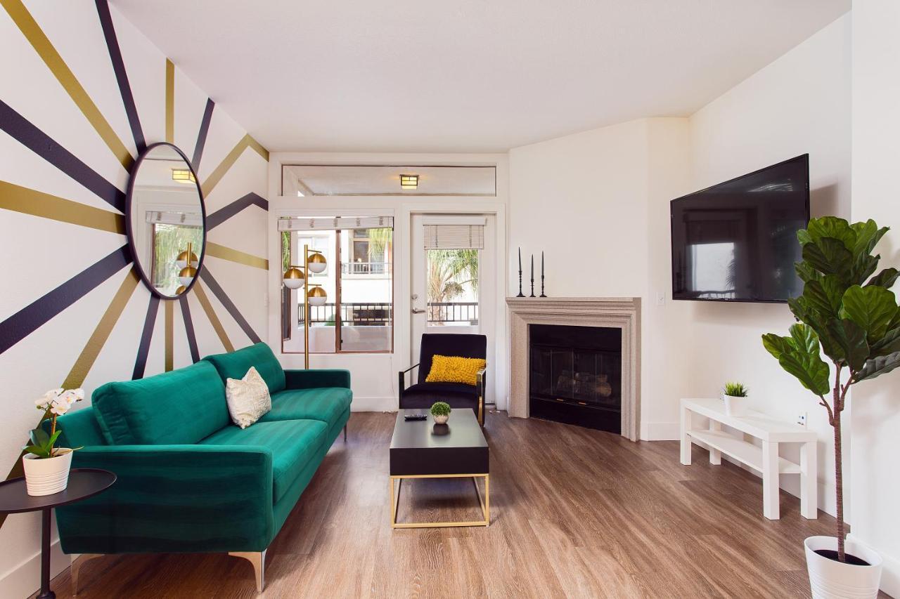 Westwood Luxury Suites Los Angeles Exterior photo
