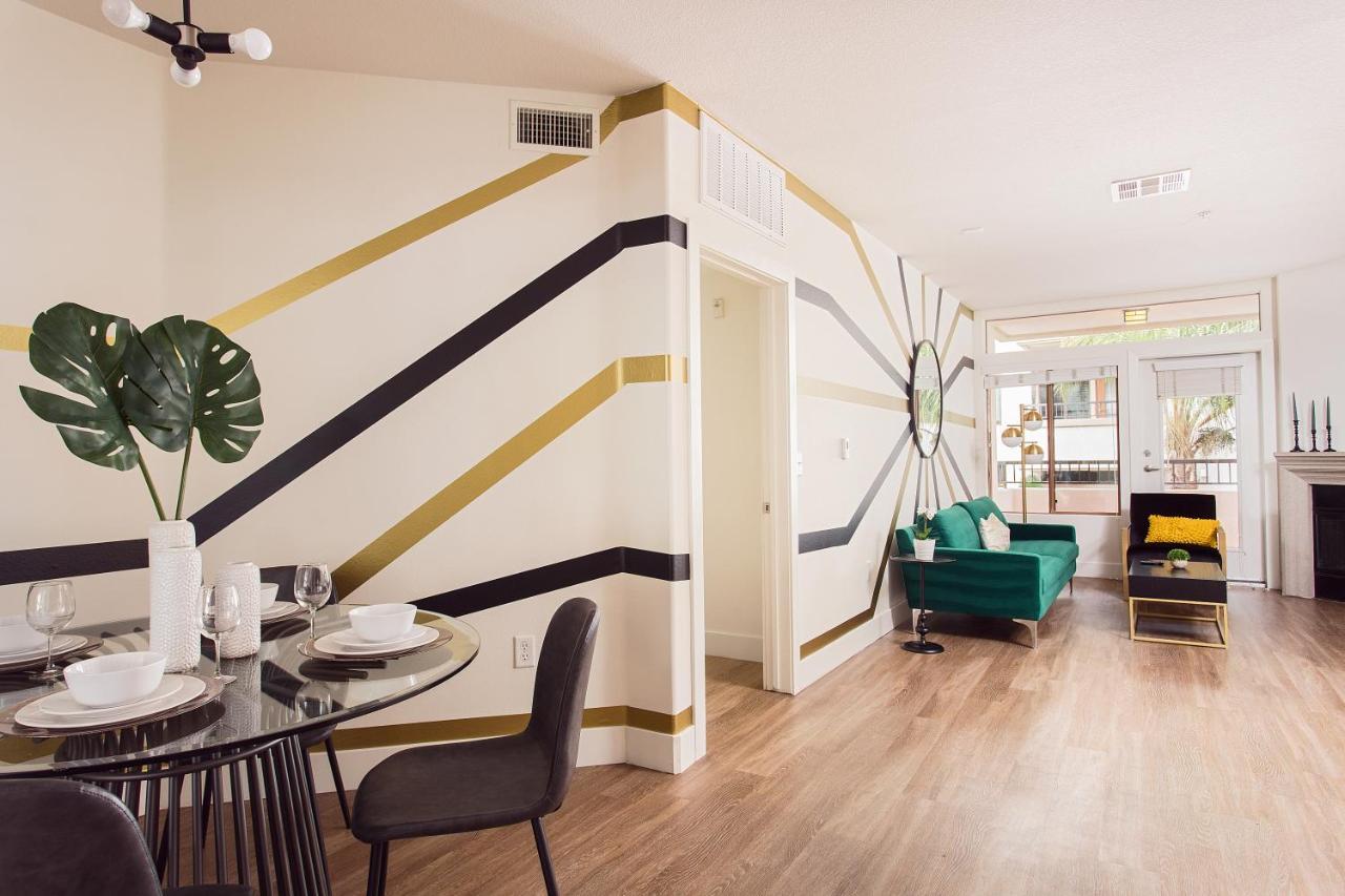Westwood Luxury Suites Los Angeles Exterior photo